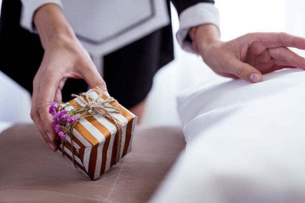 Allow customer to exchange loyalty point with their choice of gift